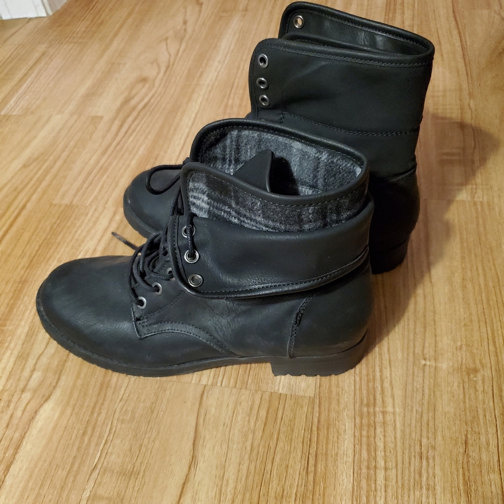 Short stylish boots